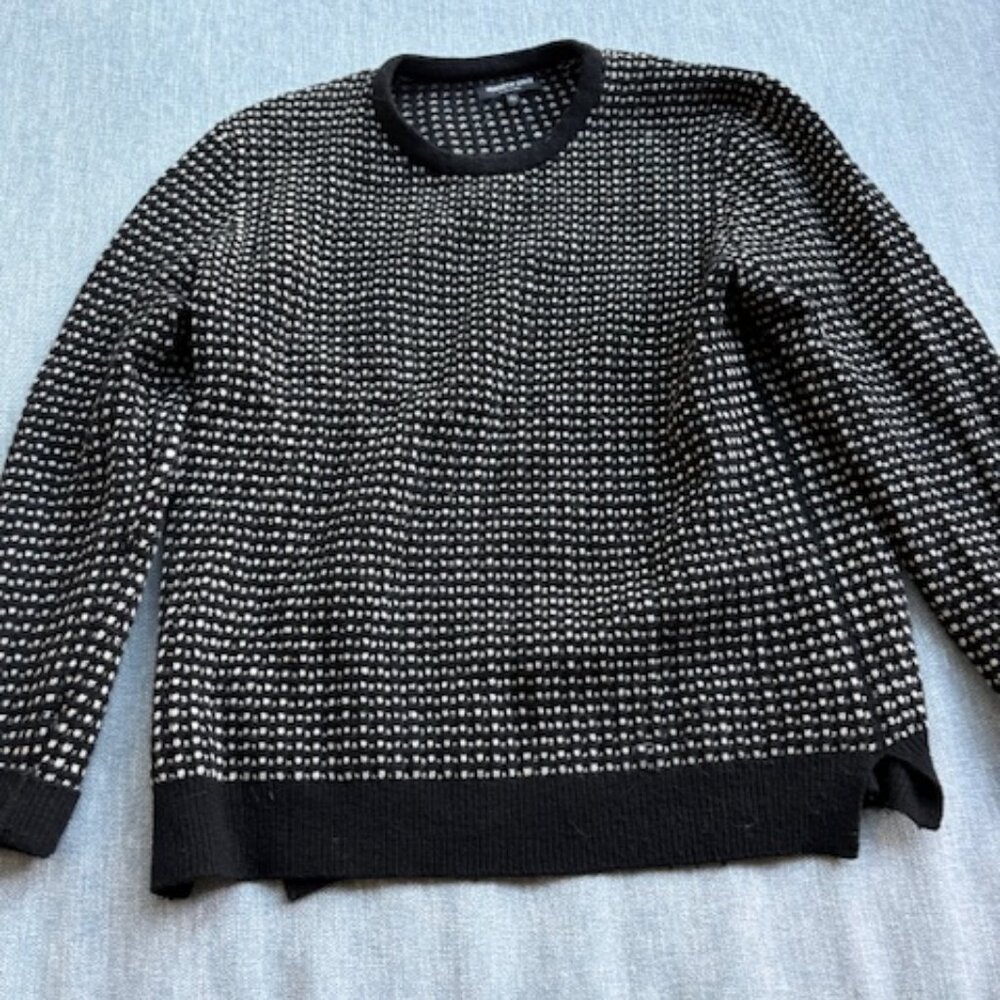 Kenneth Cole Black Label men's crewneck sweater size L.  Black with white dots.